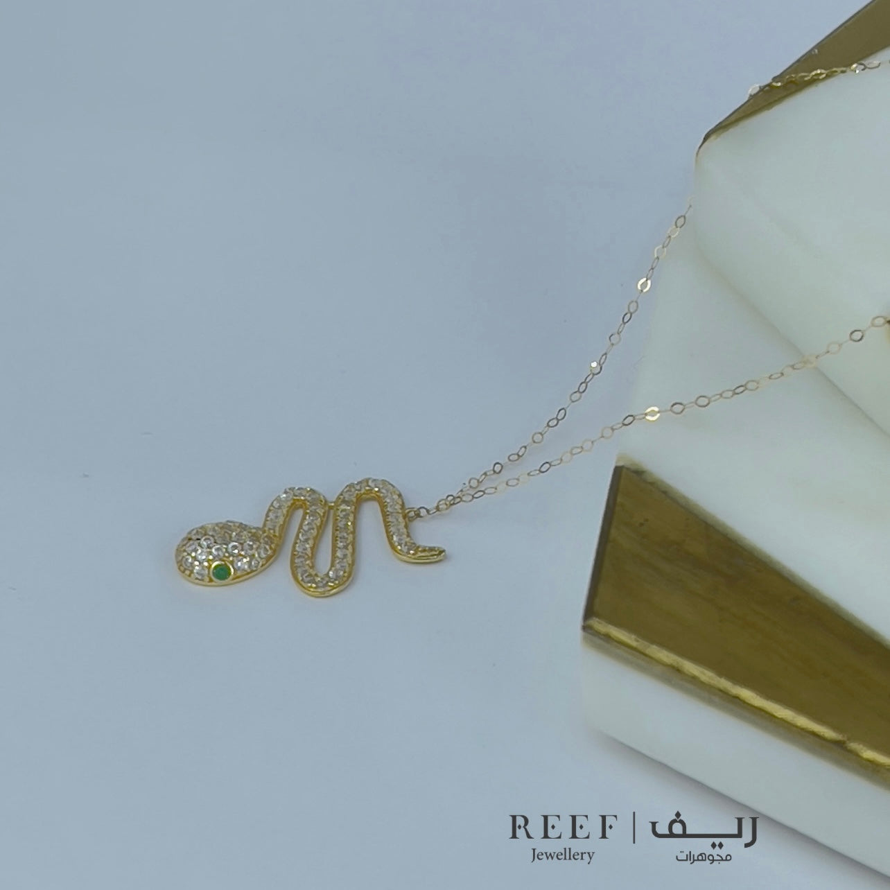 عقد necklace