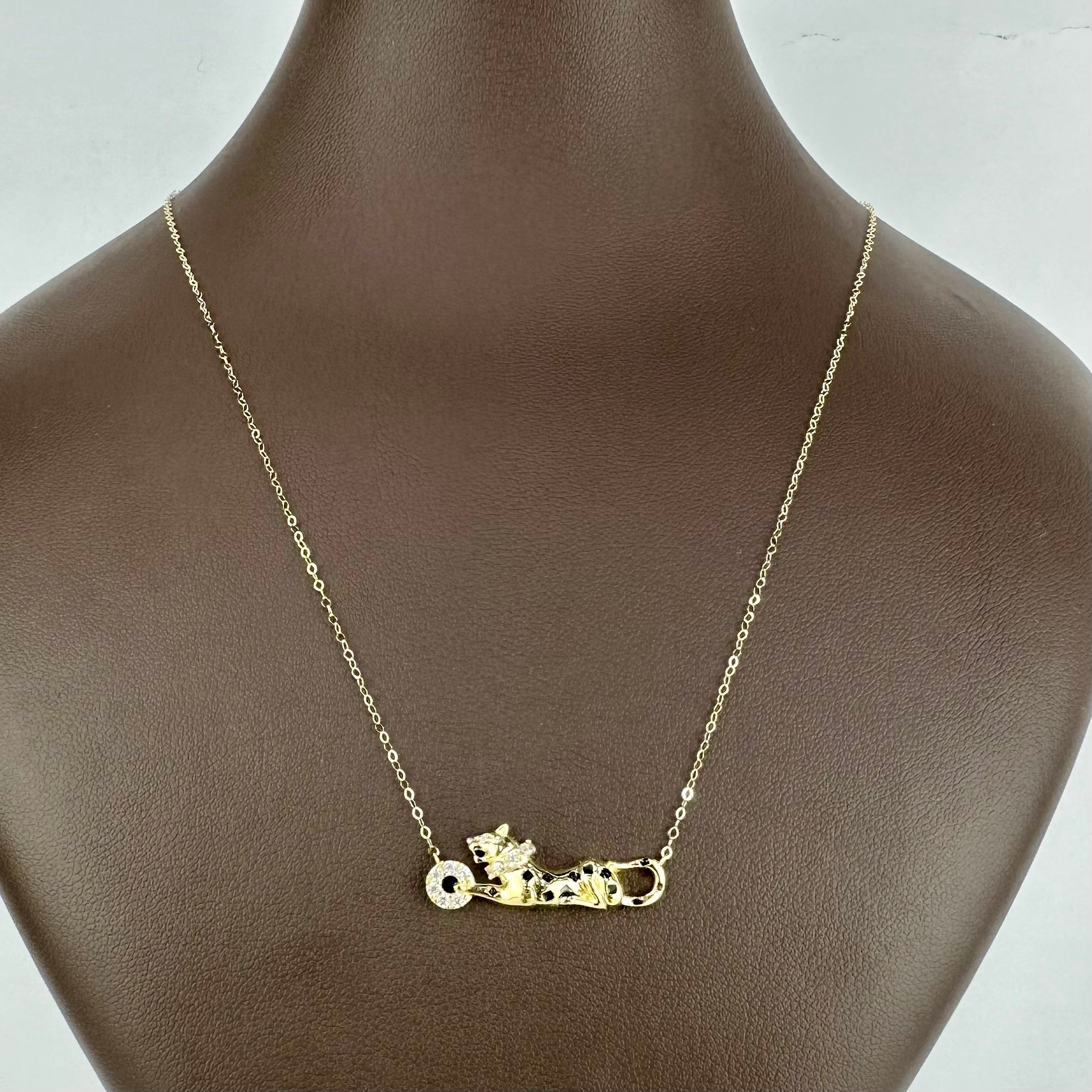 عقد necklace